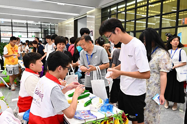 万利助力大学生抗艾防艾宣传教育项目再起航